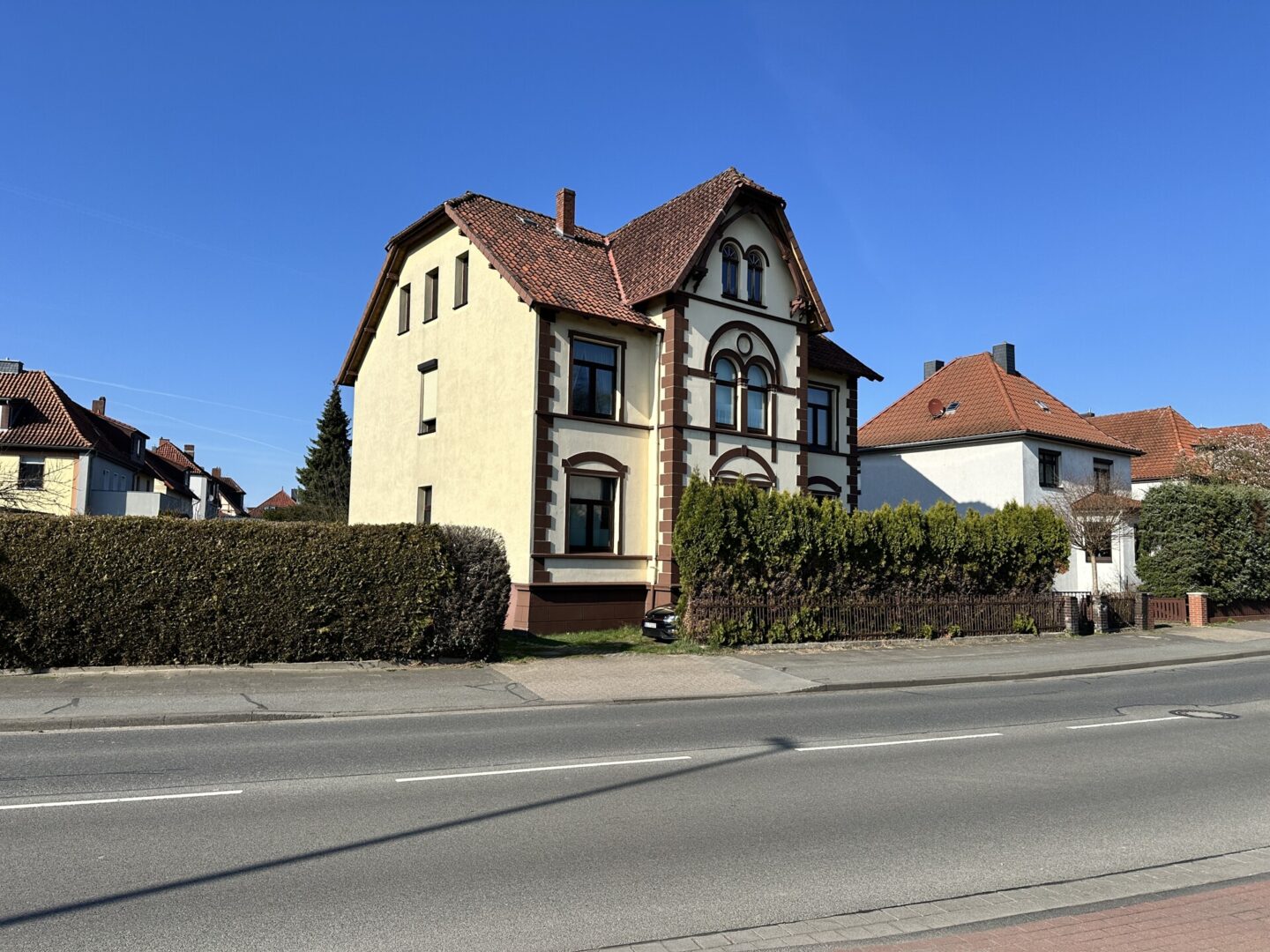 Haus mit 3 Wohneinheiten