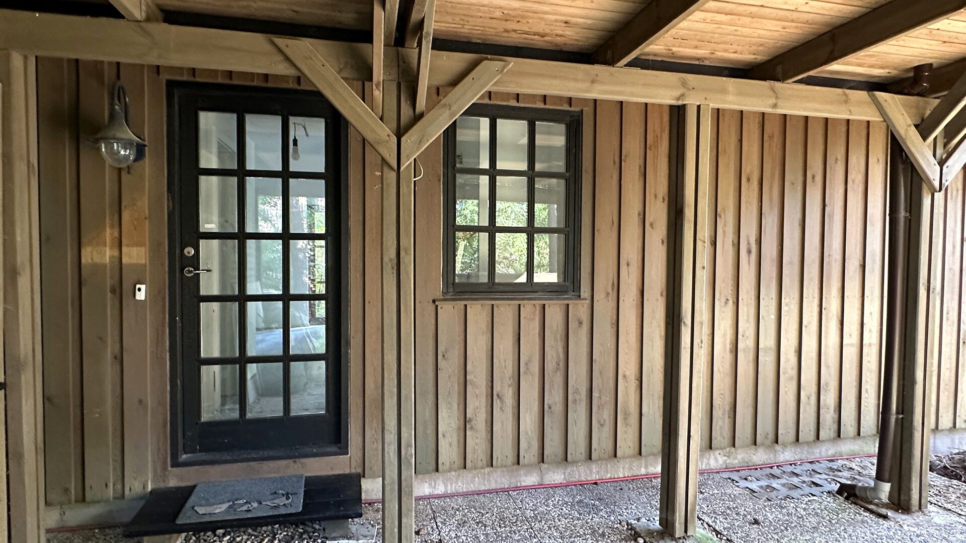 Hauseingang Überdacht am Carport