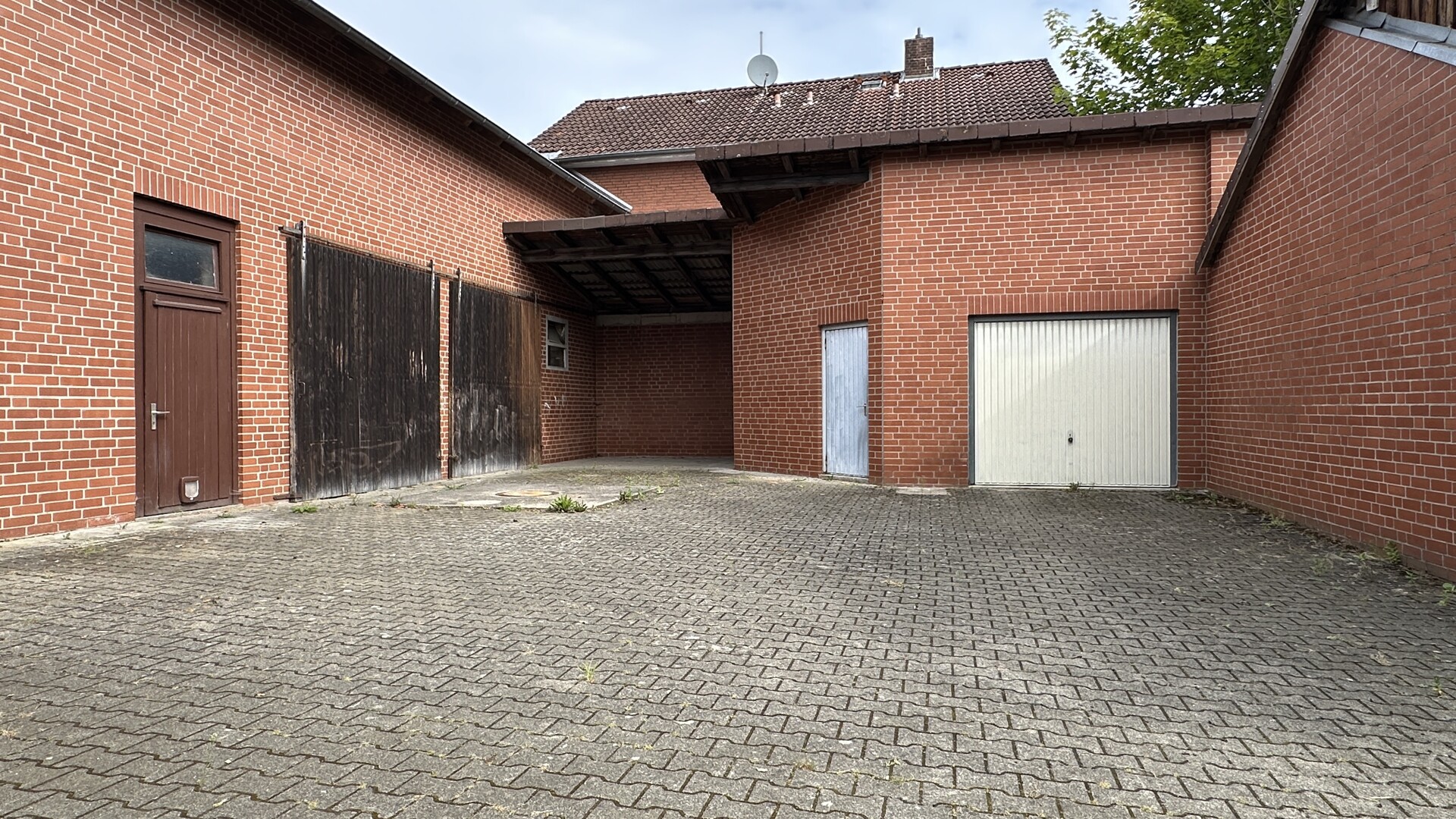 Hof zu Garagen